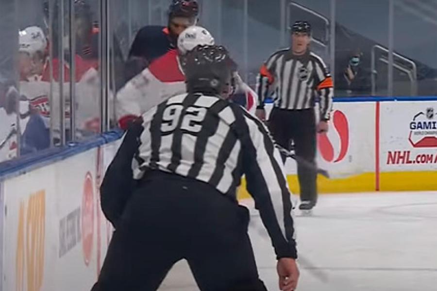 95-килограммовый россиянин из НХЛ уложил соперника на лед (ВИДЕО)