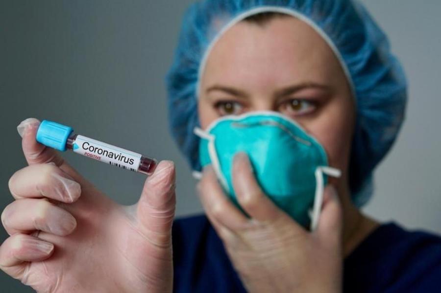 В Латвии - 5 случаев мутации коронавируса, вакцины недостаточно эффективны