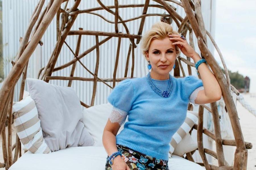 Латвийская актриса Агнесе Зелтиня распродает свой гардероб