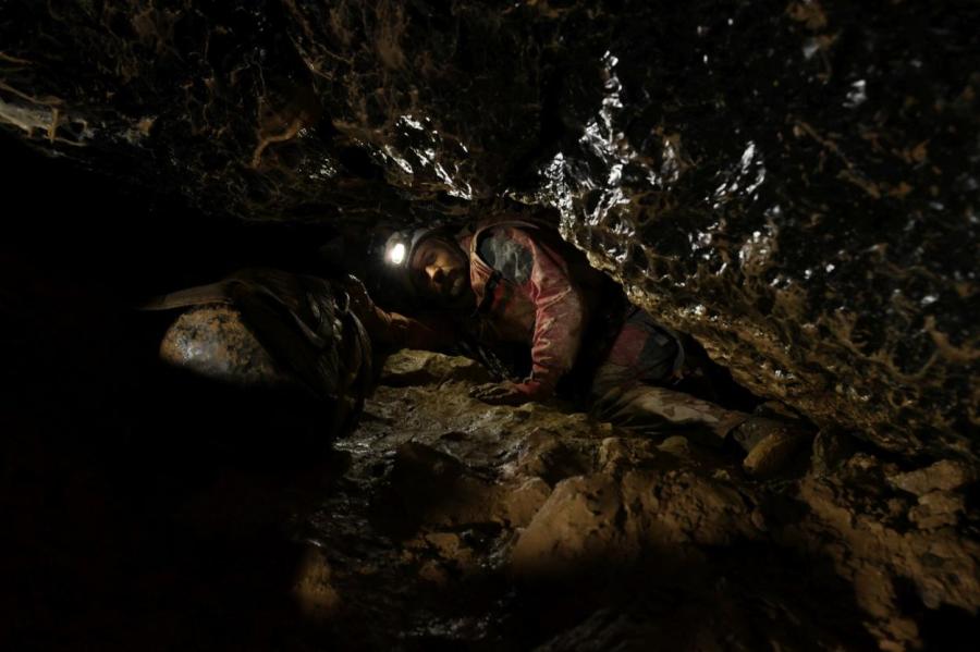Добровольцы провели 40 дней в пещере без света и часов ради эксперимента