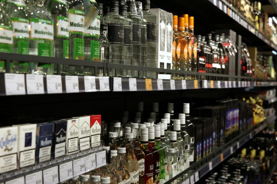 Рухнул объём произведённых в Латвии алкогольных напитков