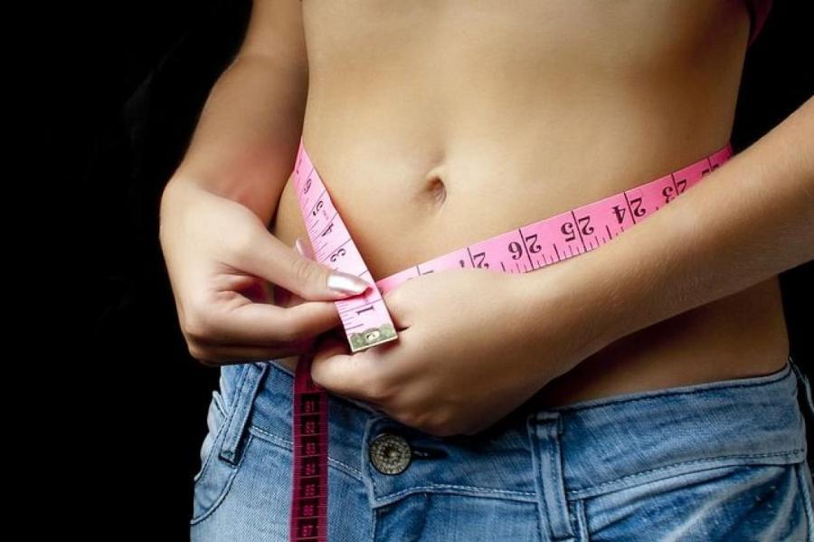 Названы мешающие похудеть пять вредных привычек