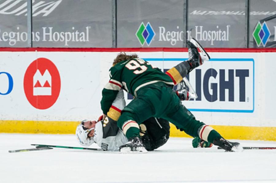 Капризов сделал дубль и разбил нос канадцу в матче НХЛ