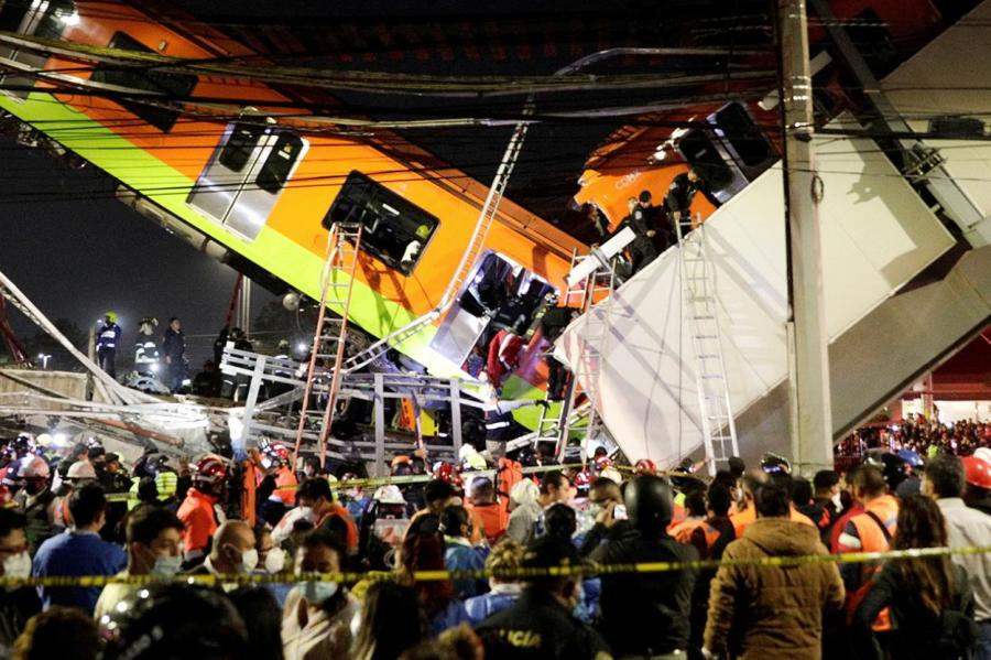 Число погибших при крушении метромоста в Мехико возросло до 26