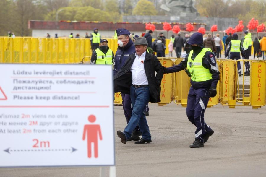 Полиция подсчитала, сколько человек пришли 9 мая к памятнику Победы