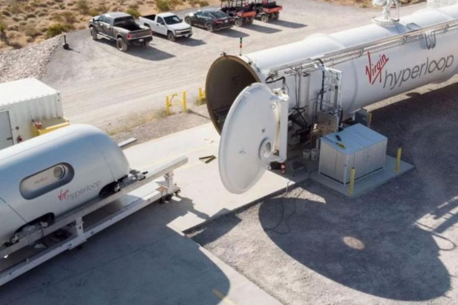 Virgin Hyperloop планирует запустить коммерческие перевозки со скоростью 1200 км