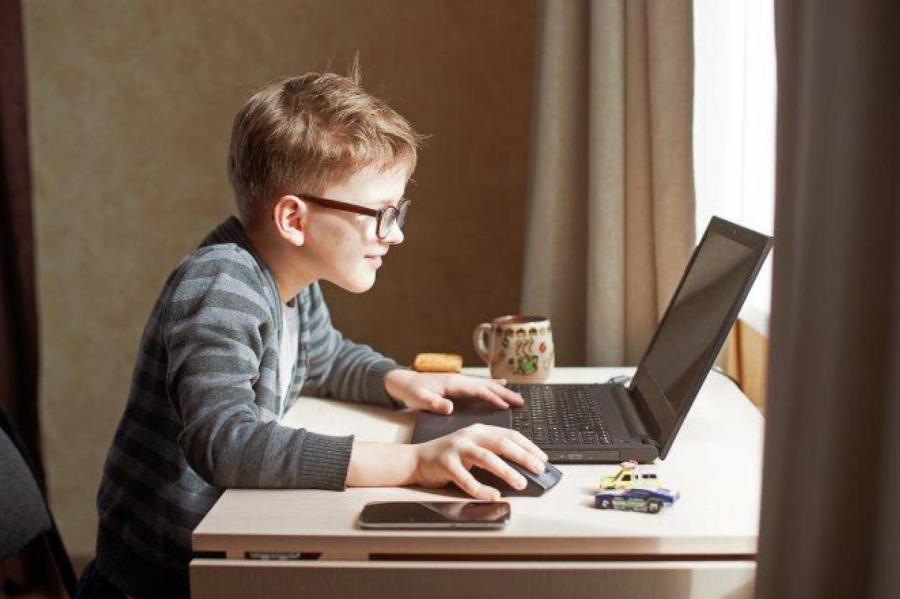 Компьютер каждому латвийскому ребенку! Политики подписали меморандум