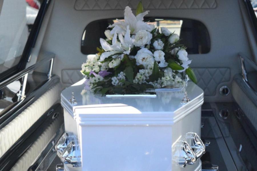 Жительница Доминиканы отрепетировала свои похороны