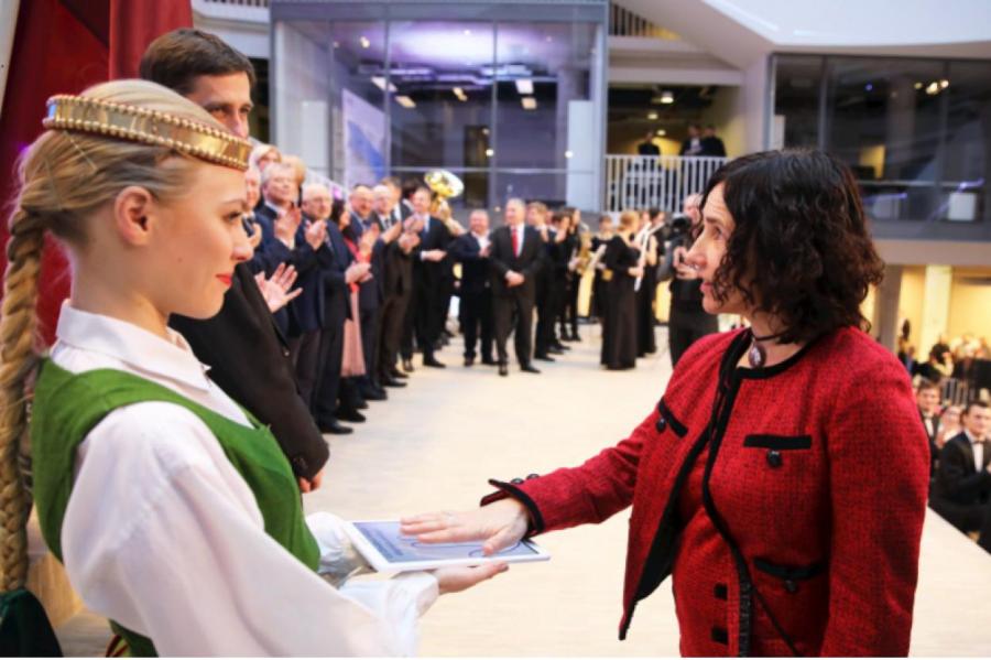 Шуплинска заявила о невозможности отмены Праздника танца. Люди недоумевают