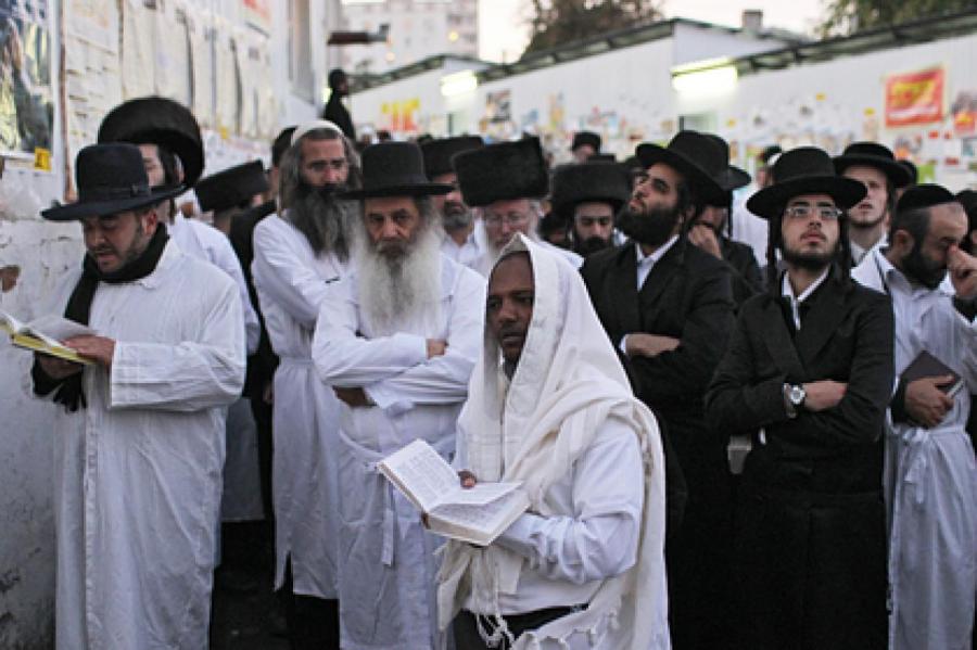 В Израиле обрушилась трибуна синагоги с молящимися людьми