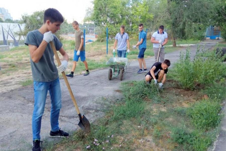 Начинается регистрация школьников на работу летом: 500 евро грязными