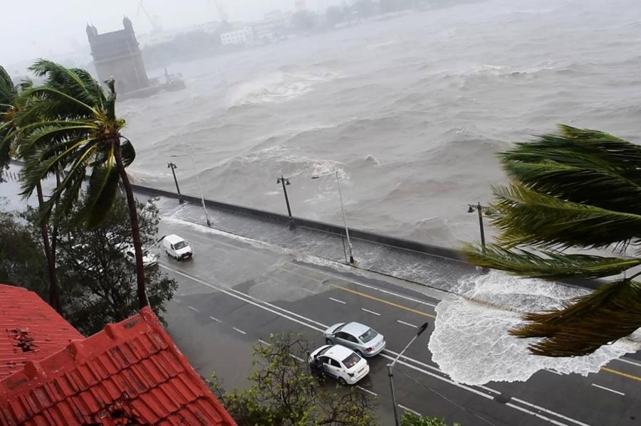 В Индии около 40 человек погибли от урагана Тауктаэ