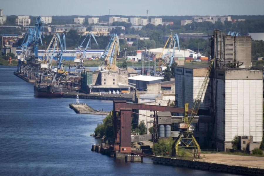 Грузооборот Рижского порта продолжает уменьшаться