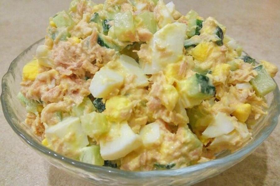 Картофельный салат с яйцом и огурцом
