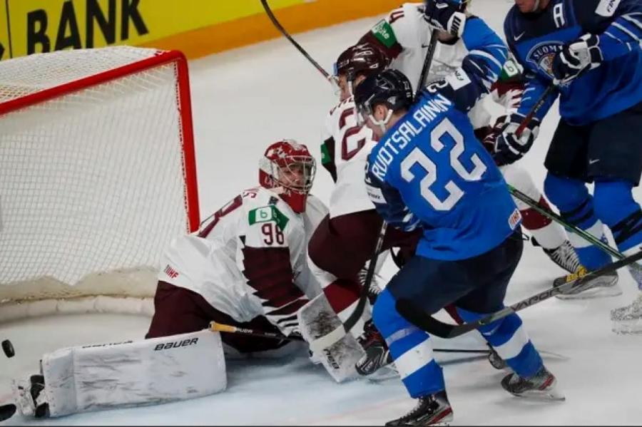 Латвийские хоккеисты достойно выступили против чемпионов мира