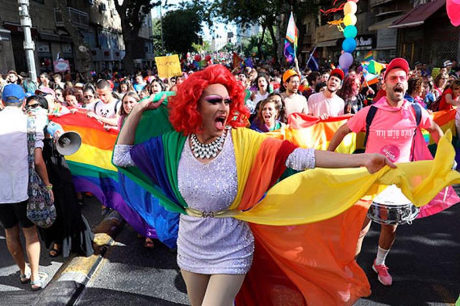 Красочный гей-парад в Израиле собрал более семи тысяч участников