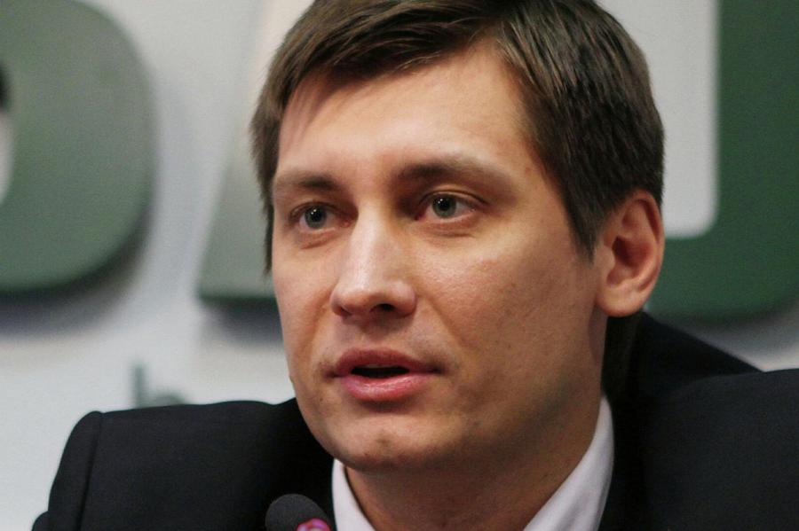 Депутат Госдумы РФ Дмитрий Гудков заявил об отъезде из России на Украину