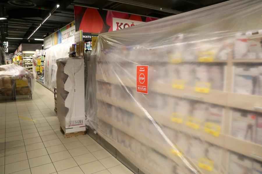 КС начал дело о закрытии торговых центров под предлогом пандемии