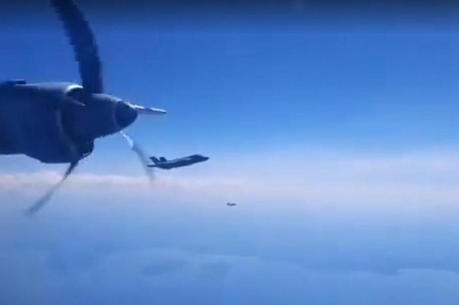 Встреча российского и итальянского истребителей над Балтикой попала на видео