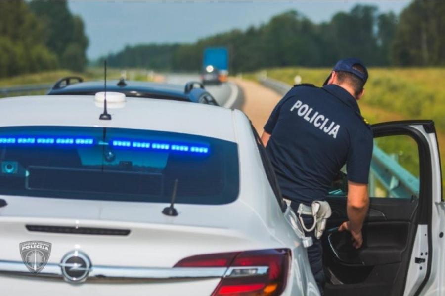 Сотни штрафов в год: в Латвии нашли дорогу, залитую слезами наказанных шоферов