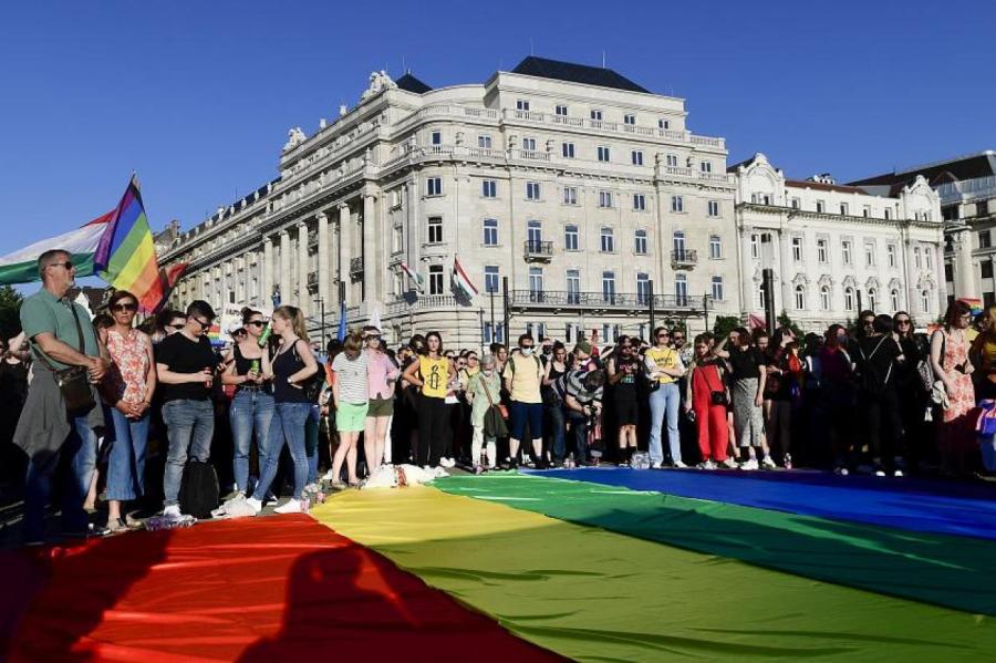 В Венгрии запретили «пропаганду ЛГБТ» среди несовершеннолетних