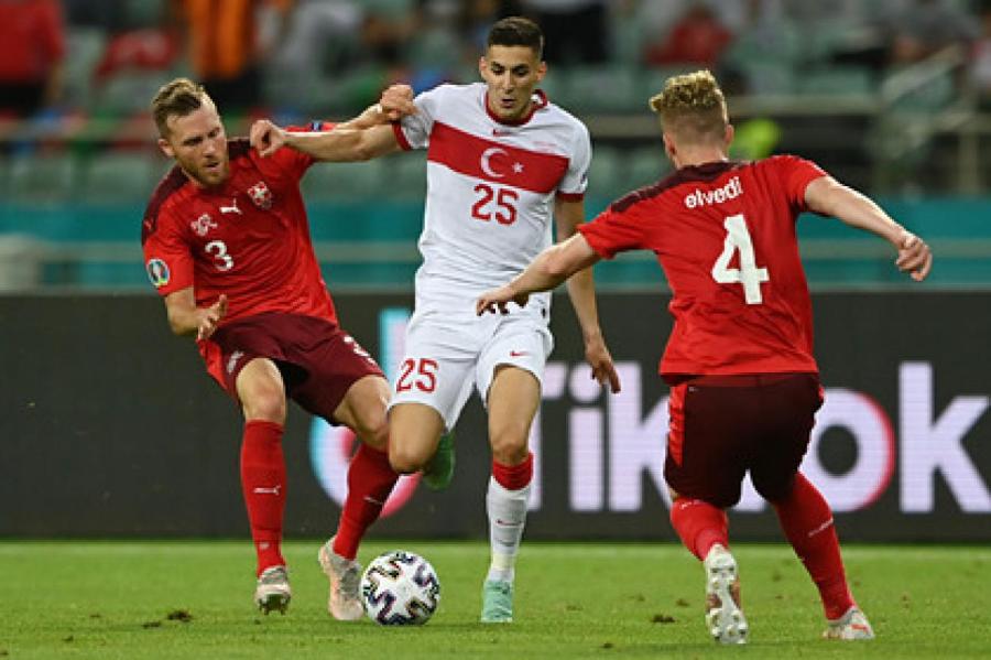 Швейцария обыграла Турцию в заключительном матче группового этапа Евро
