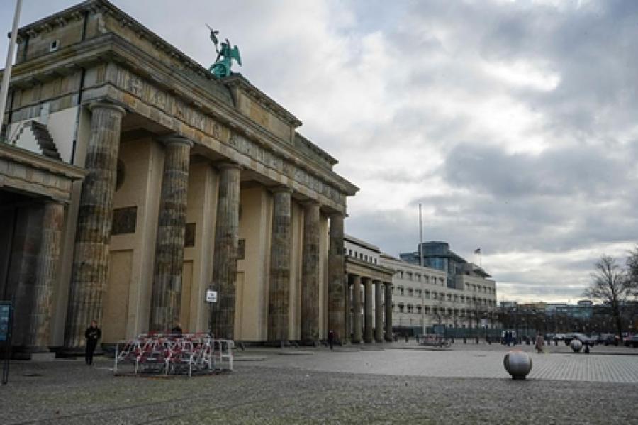 В Берлине неизвестный открыл стрельбу по прохожим