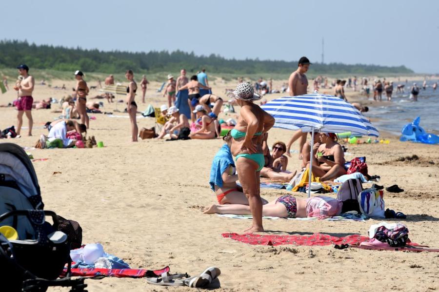 Как выжить этим летом? В Латвии побит новый рекорд жары