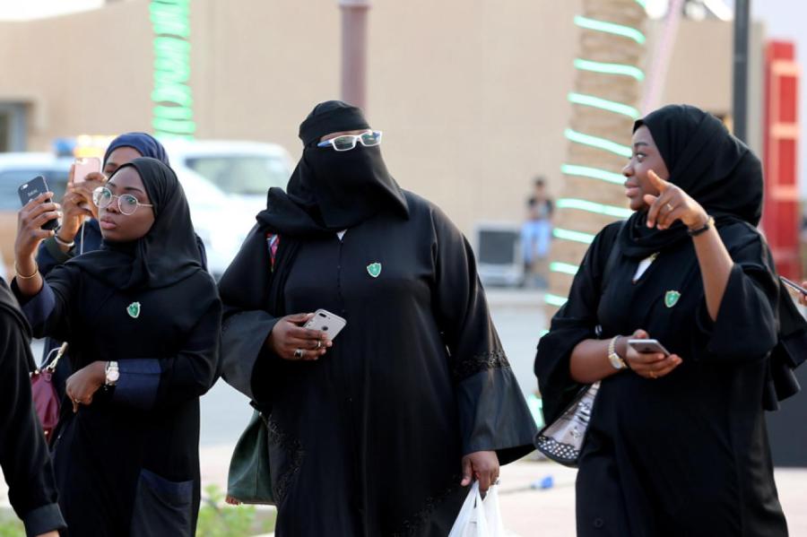 Незамужним женщинам Саудовской Аравии разрешили жить самостоятельно