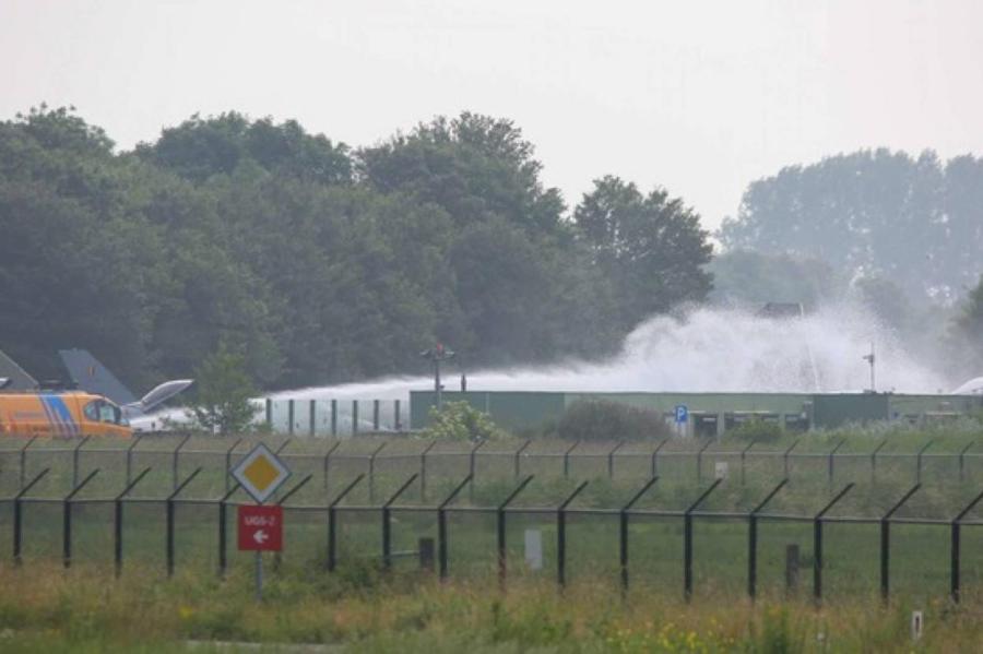 Иду на таран: бельгийский истребитель врезался в здание голландской базы НАТО