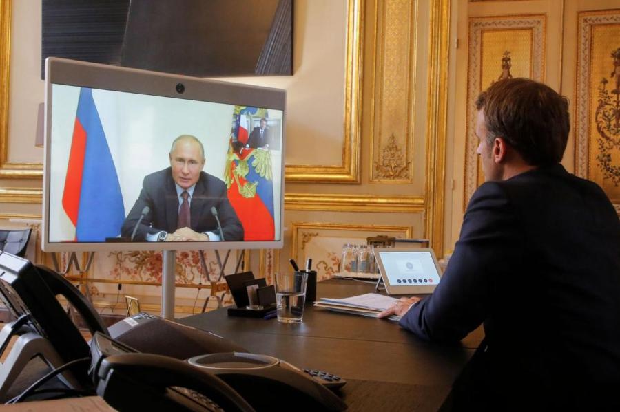 Россия готова вернуться: Путин и Макрон провели переговоры