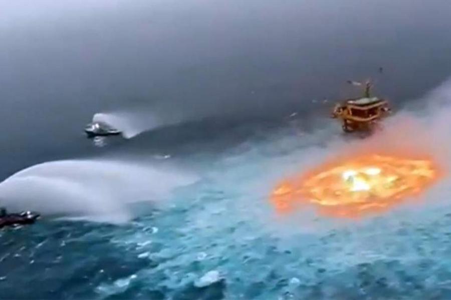 Залив в огне: на подводном трубопроводе Pemex произошел пожар (+ВИДЕО)