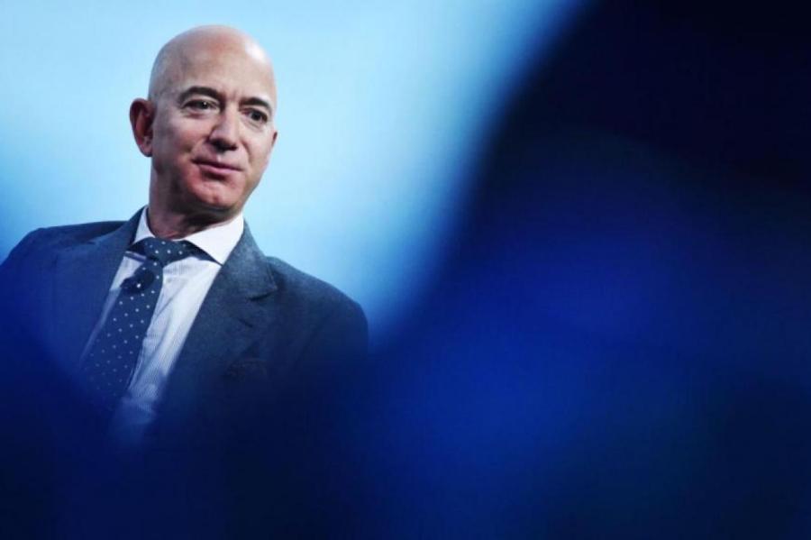 Безос уходит с должности гендиректора Amazon