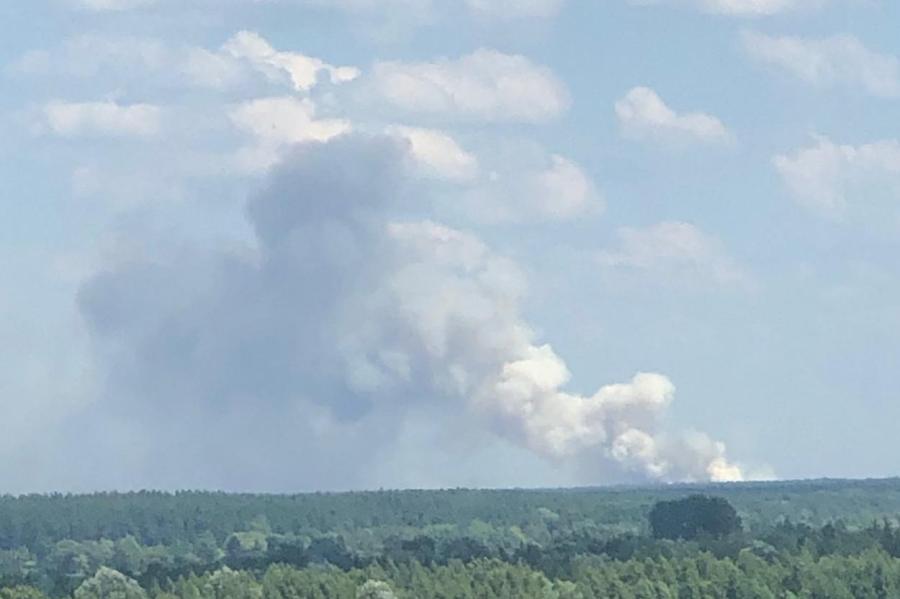 Столб дыма виден даже из Риги: в Гаркалне произошел сильный пожар