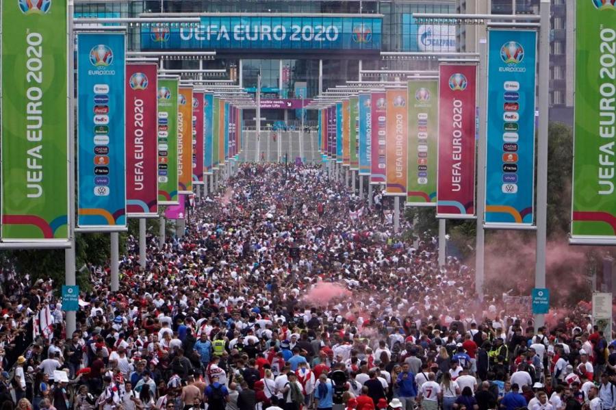 Рекорды, сюрпризы и пандемия: чем запомнится Евро-2020
