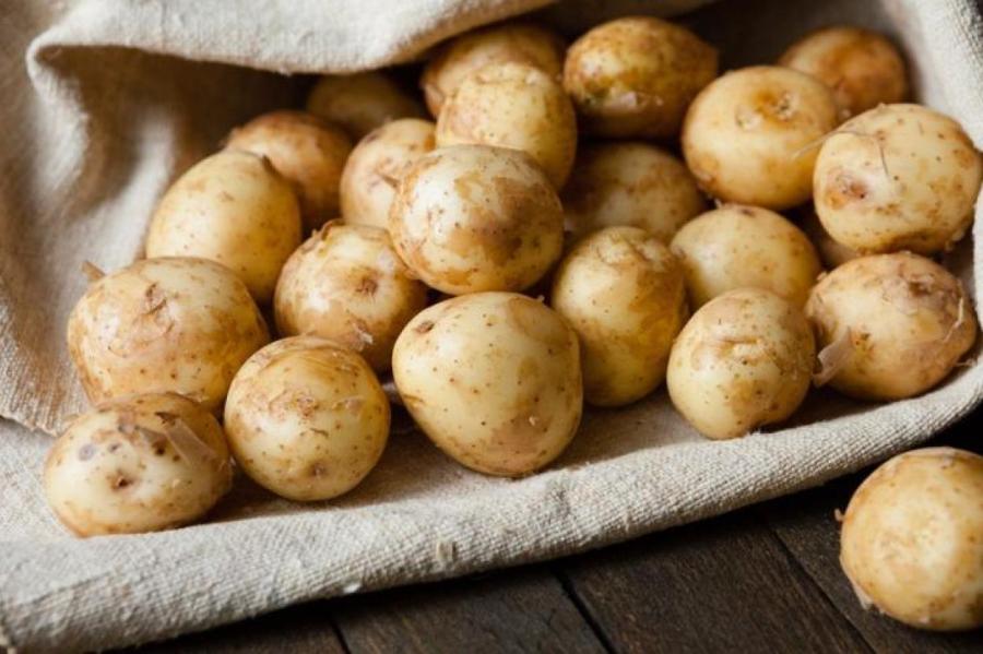 Латвийская картошка припозднилась: а что ж нам продают?