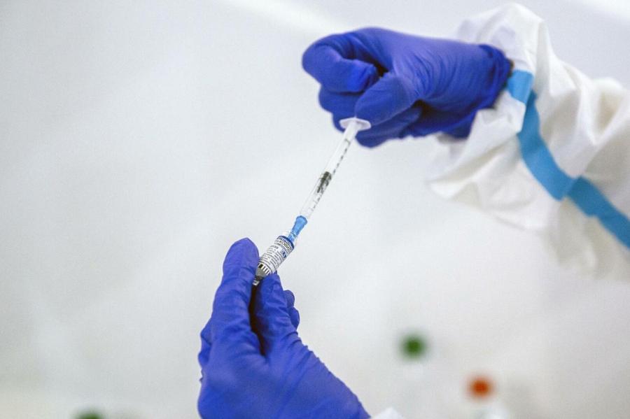 Латвия начнёт вакцинацию подростков от 12 лет
