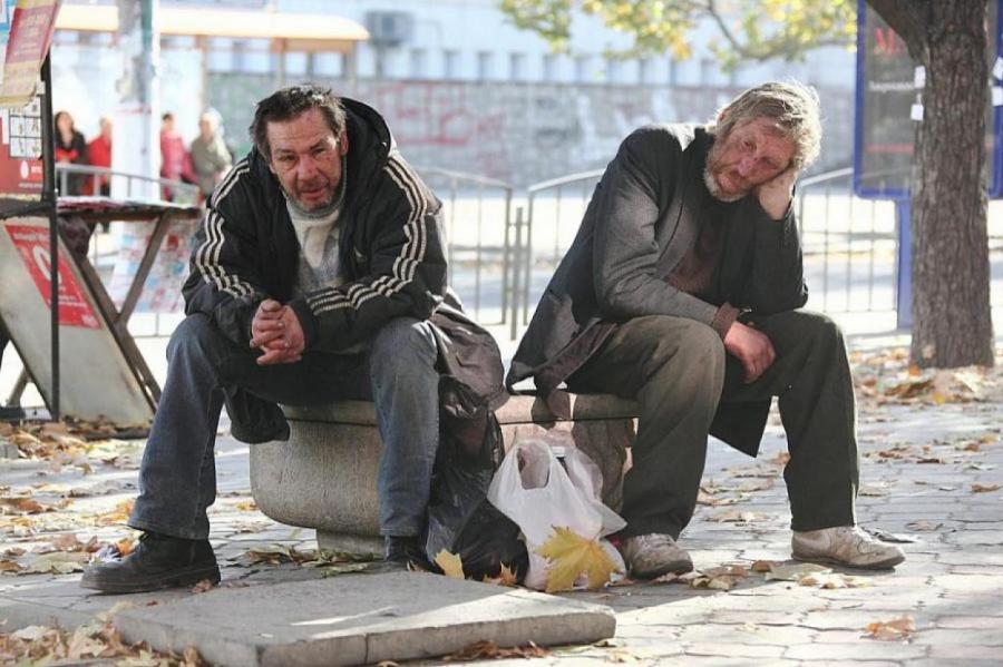Жители Ильгуциемса не хотят размещать у себя бездомных в обмен на спортплощадку