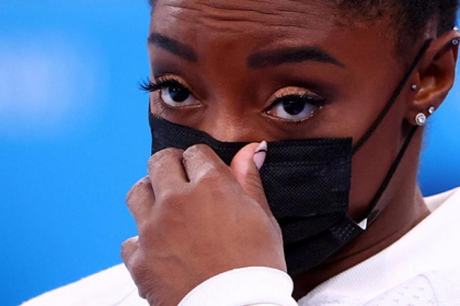 Гимнастка Байлз вновь отказалась от участия в соревнованиях на Олимпиаде