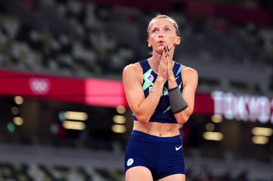 Россиянка Сидорова завоевала серебро в прыжках с шестом на Олимпиаде