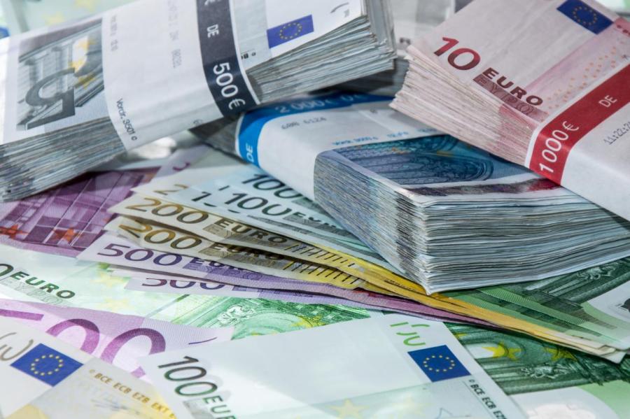 У гражданина Украины в Риге отобрали десятки тысяч евро