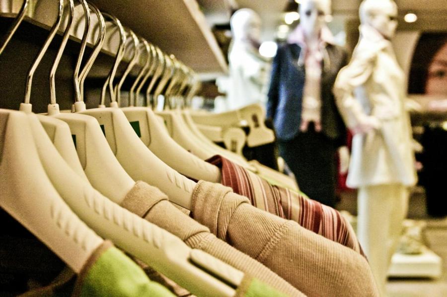 5 признаков, которые отличают дорогую одежду от дешевой