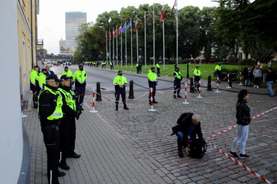 Полиция пообещала штрафовать протестующих за нарушения ковид-правил