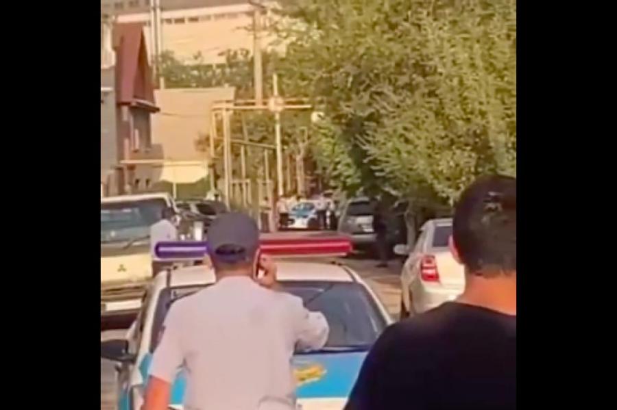 Житель Казахстана расстрелял пять человек при попытке выселить его из дома