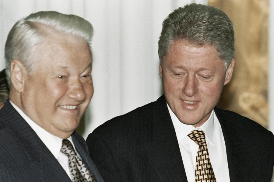 Бывший зять Ельцина рассказал о пьянке с Клинтоном в туалете Кремля