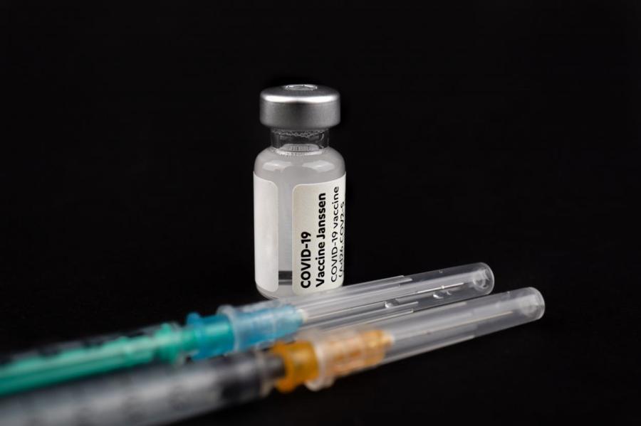 Поставки вакцин Johnson&Johnson повысили темпы вакцинации от Covid-19