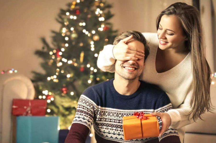Как сделать подарок мужу на Новый год своими руками?