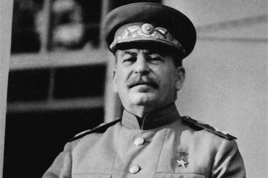 Эксперты: в личном гардеробе Сталина были странные предметы