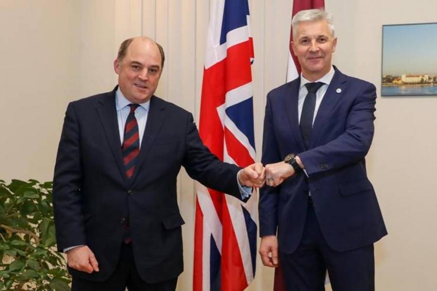 Министр обороны Великобритании посетил Латвию, чтобы обсудить защиту Украины