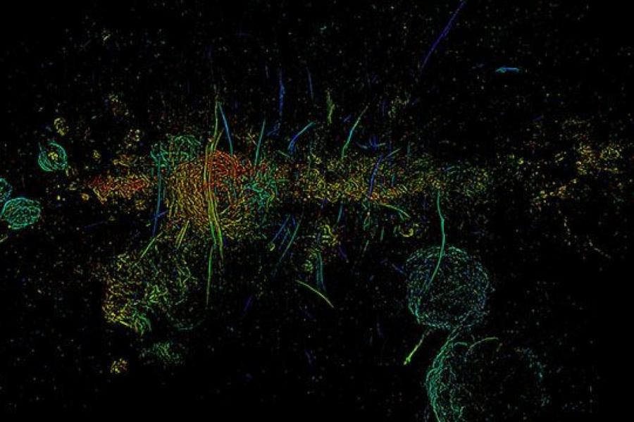 В центре Млечного Пути обнаружили тысячи загадочных нитей